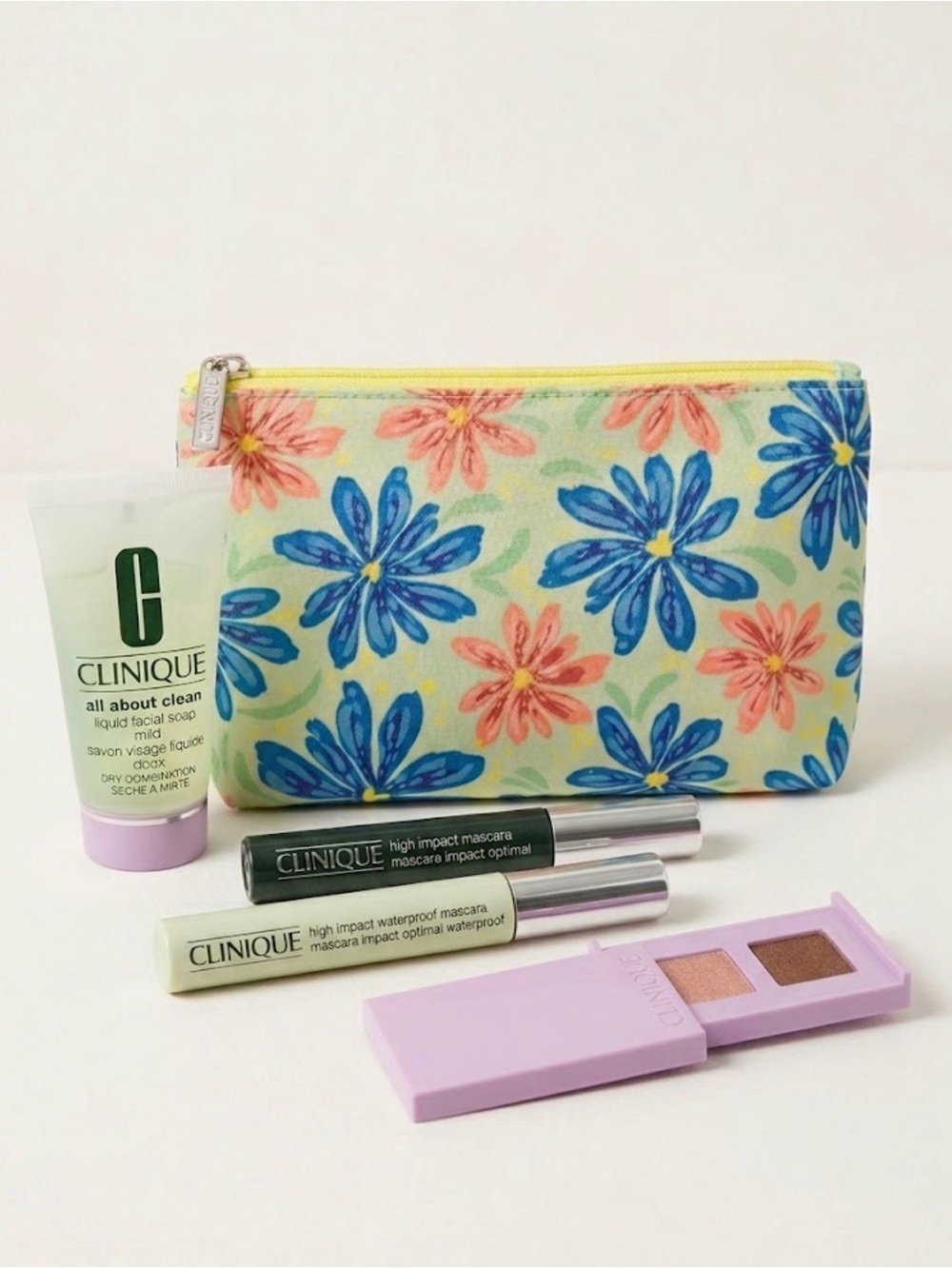 Brand New Clinique Makeup Set Mascara Facial Soap Eyeshadow Makeup Bag Travel